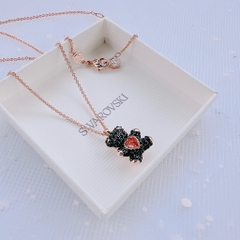 SWAROVSKI Teddy pendant (Bear, Black, Rose gold-tone plated) - Dây cổ, dây chuyền gấu đen, pha lê hồng chuyển động