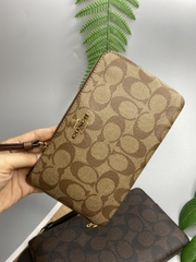 COACH 6648 Signature Large Corner Zip Wristlet Khaki Saddle - Ví cầm tay, khoá kéo