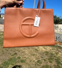 TÚI TELFAR TAN BAG - MEDIUM M SIZE (38x28x13cm) - TÚI ĐEO CHÉO TELFAR MÀU NÂU