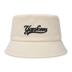 MŨ MLB VARSITY BUCKET HAT NY NEW YORK CREAM - Mũ vành tròn, màu trắng kem