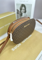 Túi Michael Kors MK Jet Set Travel Medium Signature Logo Crossbody Bag Brown - Túi đeo chéo, dáng oval tròn, màu nâu