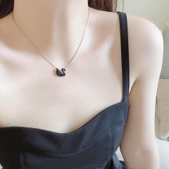 SWAROVSKI Iconic Swan pendant (Swan, Black, Rose gold-tone plated) - Dây cổ, dây chuyền SWAROVSKI - JEWELRY NECKLACE