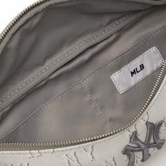 MLB Jacquard Monogram Charcoal Grey hip sack bag - Túi đeo hông, túi bao tử màu xám trắng