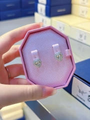 CHÍNH HÃNG - SWAROVSKI x Ariana Grande - stud earrings (Mixed cuts, Heart, White, Rhodium plated) - Khuyên tai, đính pha lê trắng, trái tim - JEWERY