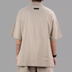 Áo Fear of God FOG Essentials Tee Dusty Beige - Áo thun cổ tròn tay lỡ màu be, chữ vòng cung