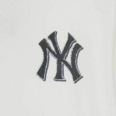 MLB Denim-like monotiv overfit functional short-sleeve T-shirt New York Yankees IVORY - Áo thun cổ tròn, tay lở màu trắng kem