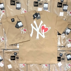 ÁO NEW ERA VALENTINE COUPLE HEART NEYYAN T-SHIRT BLACK