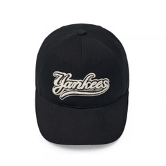 Mũ MLB Varsity Cultive Bookle Logo Unstructured Ball Cap New York Yankees Black - Mũ lưỡi trai, nón kết màu đen