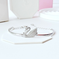 SWAROVSKI Iconic Swan bangle (Swan, White, Rhodium plated) - Vòng/lắc tay thiên nga trắng - BRACELET - JEWELRY