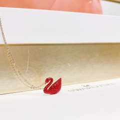 SWAROVSKI Iconic Swan pendant (Swan, Red, Gold-tone plated) - Dây cổ, dây chuyền thiên nga đỏ - NECKLACE - JEWELRY