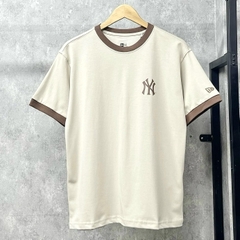 Áo New Era NY Newyork Brown Line T-Shirt - Áo thun cổ tròn tay lỡ viền nâu