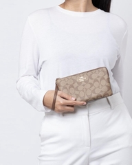 COACH 6648 Signature Large Corner Zip Wristlet Khaki Saddle - Ví cầm tay, khoá kéo