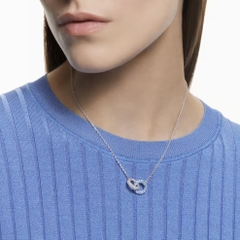 SWAROVSKI Dextera necklace (Pavé, Intertwined circles, Blue, Rhodium plated) - Dây cổ, dây chuyền lồng tròn pha lê xanh, trắng - JEWELRY NECKLACE