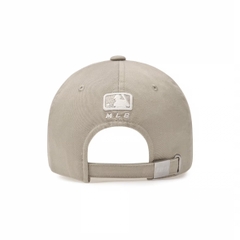 MLB Varsity Vintage Cultive Damage Unstructured Ball Cap NY Newyork Yankees - Mũ lưỡi trai, nón kết màu be