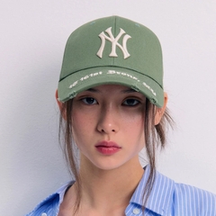 Mũ MLB Gothic address structure ball cap New York Yankees