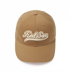 Mũ MLB Varsity Cultive Bookle Logo Unstructured Ball Cap Red Sox Camel - Mũ lưỡi trai nón kết màu nâu be