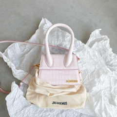 Túi Jacquemus Chiquito Moyen Croc PINK Màu Hồng Nhạt (size 18cm)