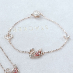 SWAROVSKI Dazzling Swan bracelet (Magnetic closure, Swan, Pink, Rose gold) - Vòng/lắc tay thiên nga hồng - SWAROVSKI - JEWELRY