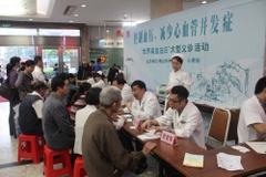 Lãnh đạo công ty TNHH Dược Phẩm Bách Thông thăm và làm việc tại Bệnh viện Đông Y Phật Sơn - Trung Quốc