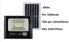 Đèn năng lượng mặt trời điều khiển đèn pha led ngoài trời không thấm nước IP67 hiển thị pin Tự động bật khi trời tối