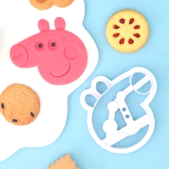 Khuôn nhấn heo peppa (bố + mẹ)