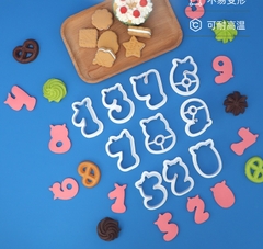 Bộ số nhựa hình heo ngộ ngĩnh