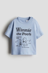 Áo phông xanh biển nhạt / gấu Pooh