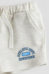 Quần shorts xám nhạt / Athletic Dept