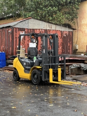 Xe nâng dầu Komatsu FD25T 2.5 tấn
