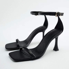 Sandal ZR Quai Da Đen Trơn Cao 8,5cm [Fullbox- HÀNG SẴN] (form to lùi 1 sz )H364