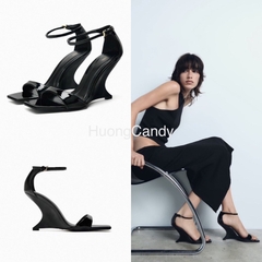 Giày sandal quai ngang da bóng gót xuồng khoét congH250