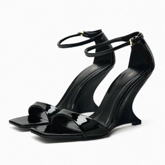 Giày sandal quai ngang da bóng gót xuồng khoét congH250