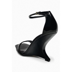 Giày sandal quai ngang da bóng gót xuồng khoét congH250