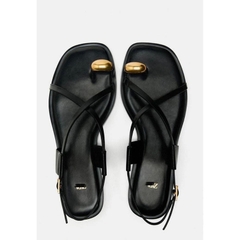 Sandal Xỏ ngón ZR đính kim loại FULLBOX(sẵn-lùi 1 sz)H237