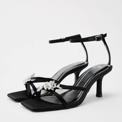 Sandal ZR đen đính dải hoa đá FULLBOX(nên tăng 1size-hàng sẵn)H198