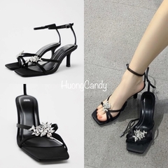 Sandal ZR đen đính dải hoa đá FULLBOX(nên tăng 1size-hàng sẵn)H198