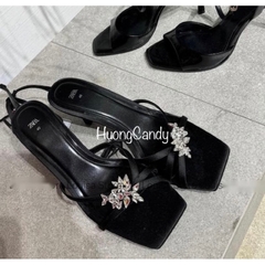 Sandal ZR đen đính dải hoa đá FULLBOX(nên tăng 1size-hàng sẵn)H198