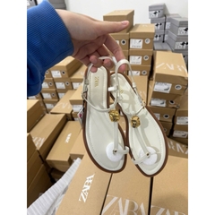 (chân mảnh lùi 2sz)Sandal ZR xỏ ngón khuy vàng Fullbox(sẵn)H69