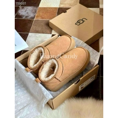 Bốt UGG cổ thấp da lộn QCCC fullbox (nên tăng sz-sẵn hàng)H124