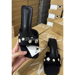 Guốc Z đen thêu hoa cúc vàng FULLBOX(sẵn)H430/3W096/T2.5A