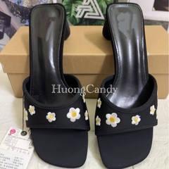 Guốc Z đen thêu hoa cúc vàng FULLBOX(sẵn)H430/3W096/T2.5A