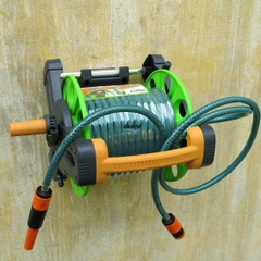Kệ đẩy tưới cây 1302 cao cấp màu cam - Dây tưới Onspa 20m, đầu xịt điều chỉnh tia nước tiện lợi