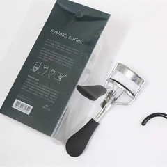 Bấm mi Vacosi Modern Lash Curler cán đen - BM03