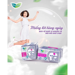 Băng  vệ sinh Laurier hàng ngày phân tử bạc khử mùi - kháng khuẩn 18 miếng