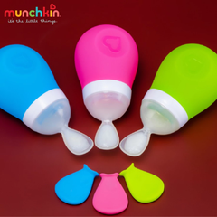 Bình thìa ăn dặm Munchkin 150ml (màu ngẫu nhiên)