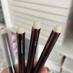 Cọ môi Vacosi có nắp đậy L01/lông dài L02/đầu tròn L10