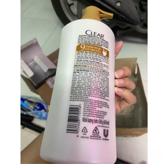 Dầu gội Clear 9 Thảo Dược chăm sóc da đầu yếu 630g