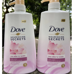 Dầu gội Dove óng mềm tự nhiên 640g