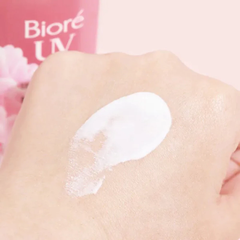 Gel chống nắng Bioré màng nước dưỡng ẩm hương hoa mẫu đơn 90ml