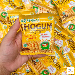 Hộp 30 gói snack mì phô mai vị gà Shogun 18g